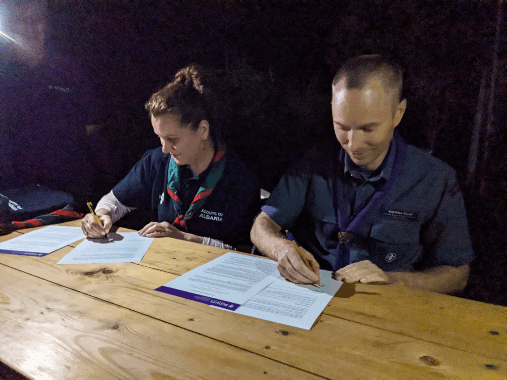 Signature de la déclaration de coopération en Albanie.