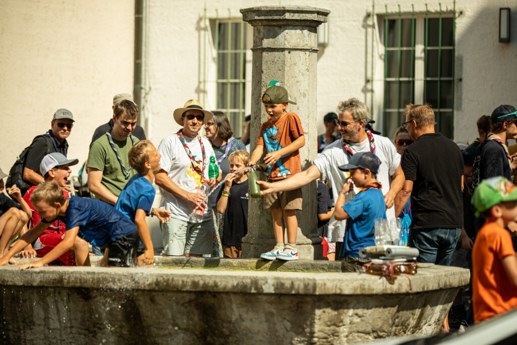À Frauenfeld, l’action Aqua scout a réuni des scout·e·s de tous âges – de l’Association des Anciens (AdA) à la branche Louveteaux.